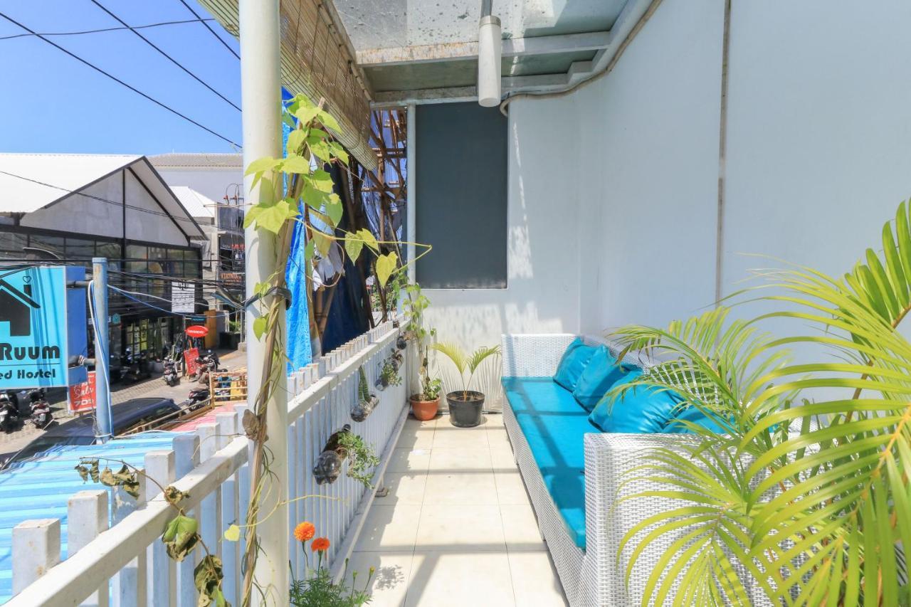 The Ruum Hostel Canggu Exterior photo